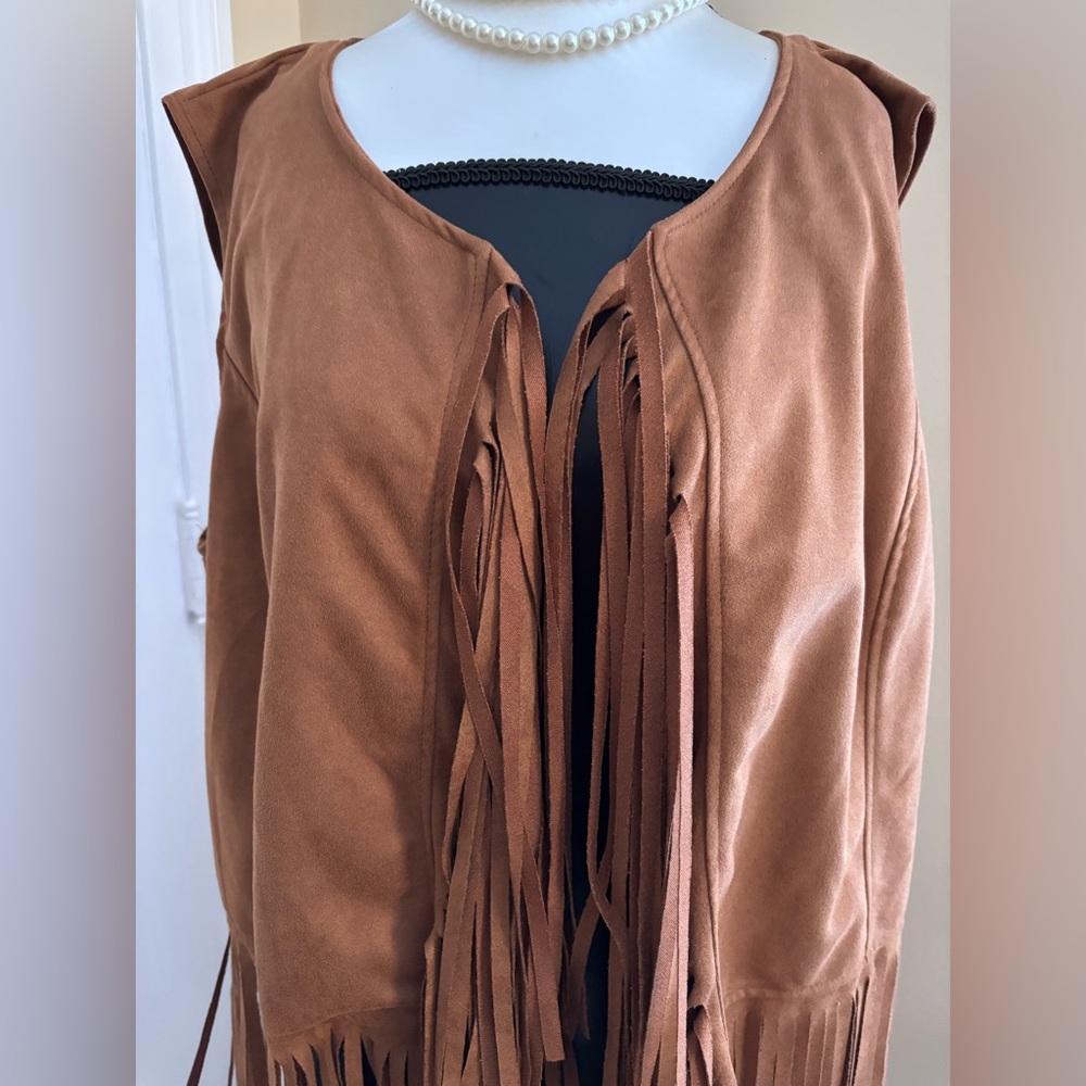 FRINGED Western Vest - Picture 3 of 8